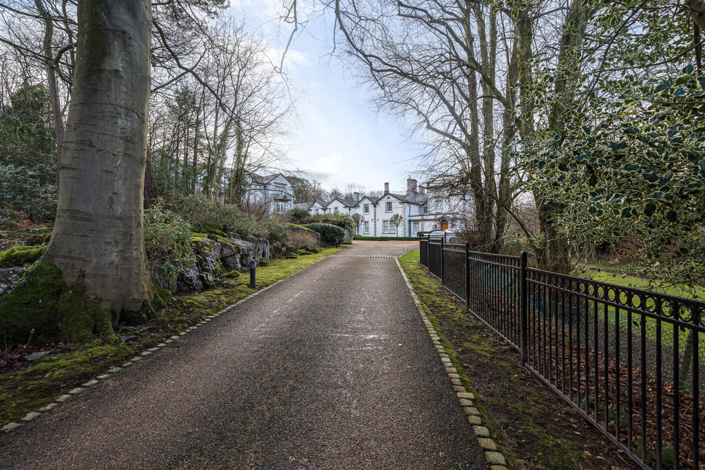 Private Driveway ...