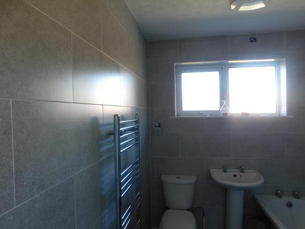 2 South Close Bathroom