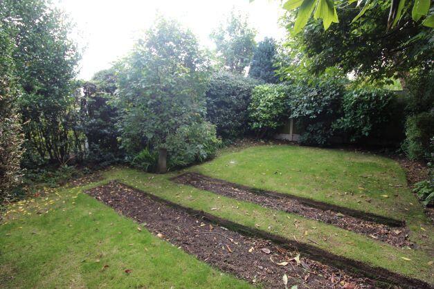 R Rear Garden (2).jpg