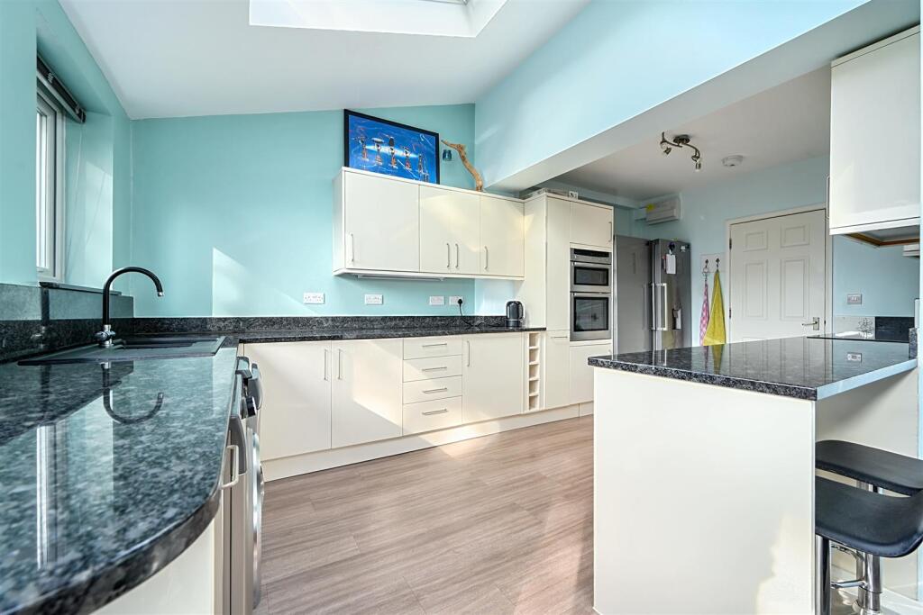 Foredown Road, BN41 (4).jpg