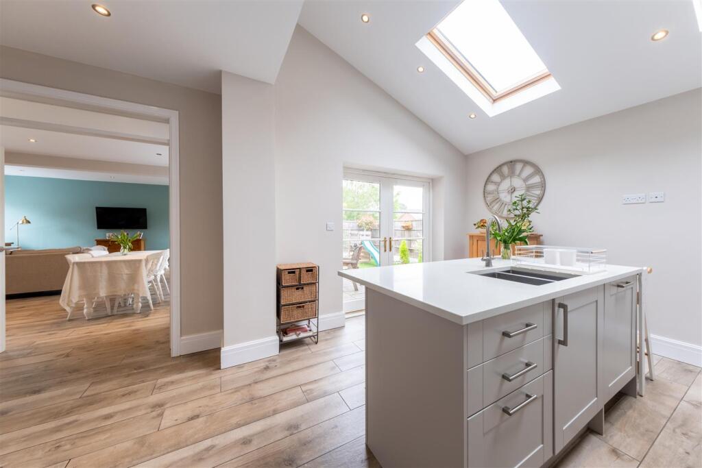 36 The Ridgeway-003.jpg