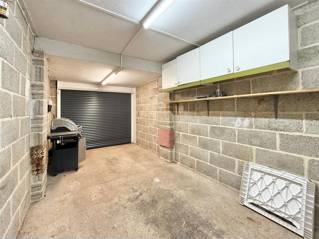 Garage.JPG