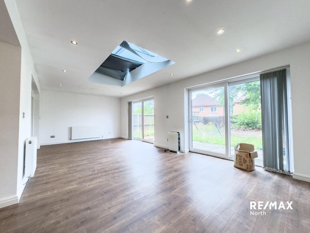 Entertainment/Dining