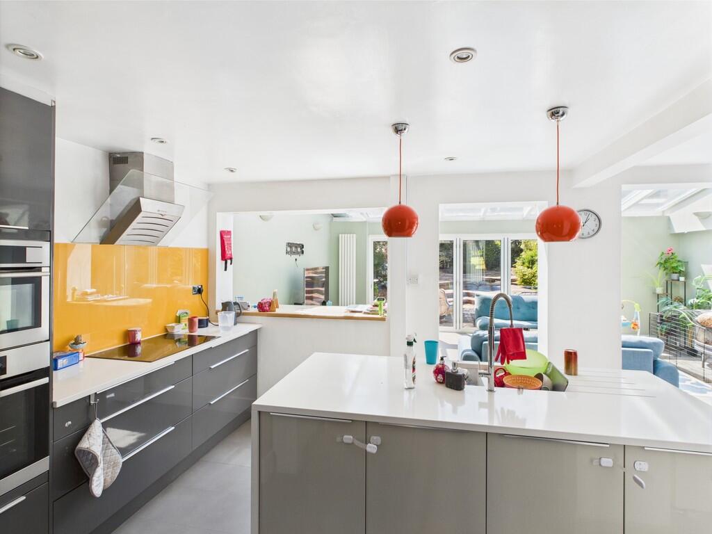 CAM04578G0-PR0012...