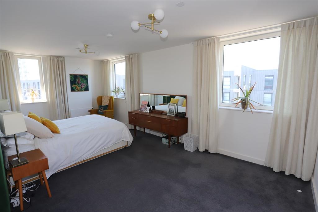 Bed 1.JPG