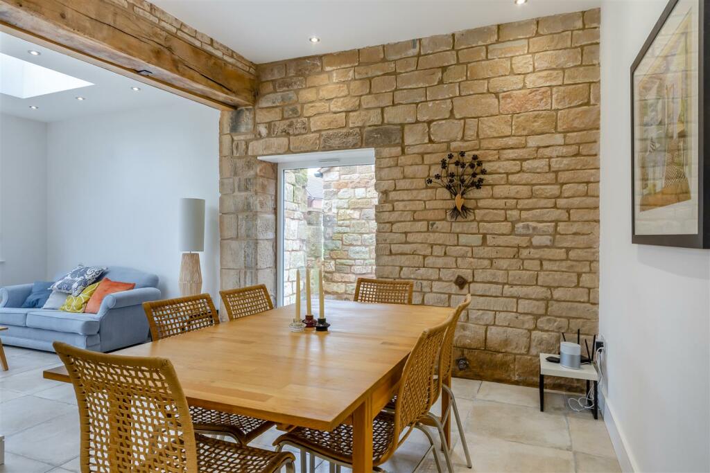8583926-interior29.jpg