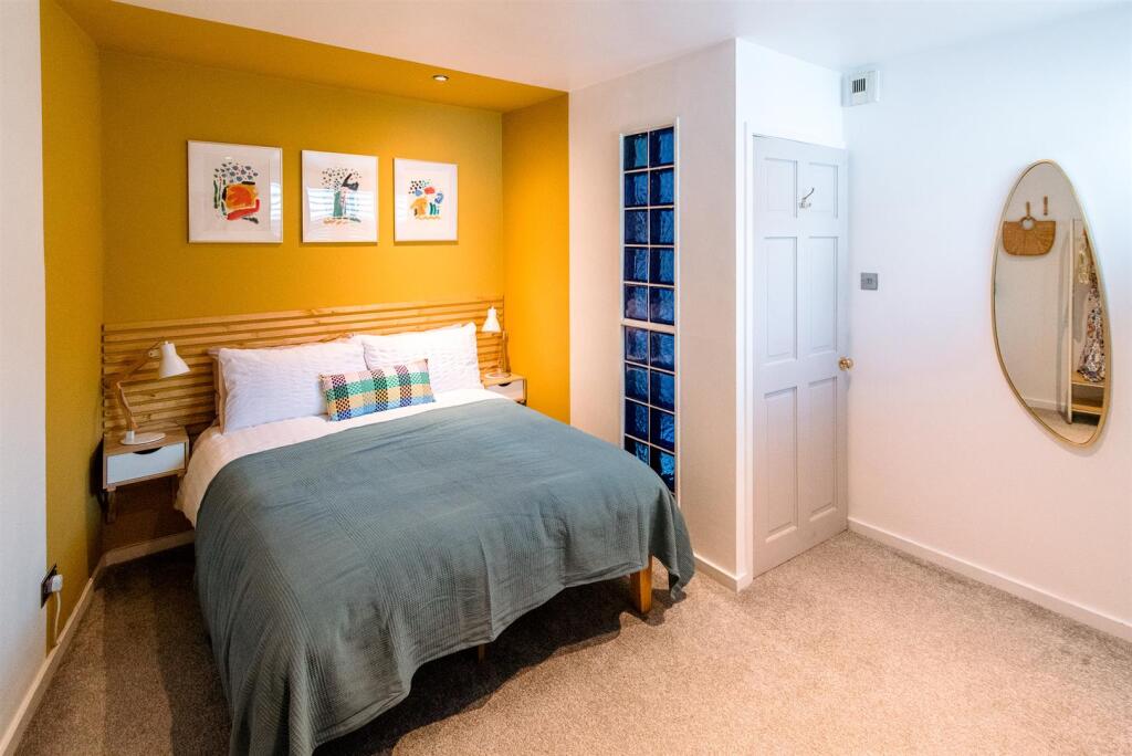 Flat 1 - web size-3.jpg