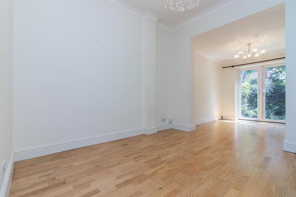 sitting room full view - Copy.jpg