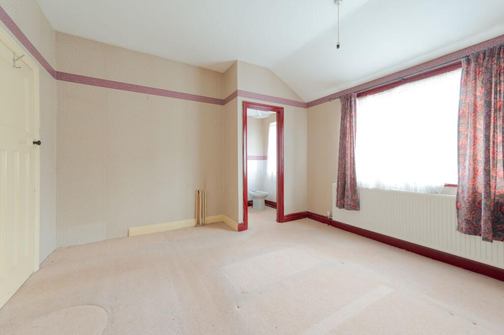 BEDROOMS AND UPSTAIRS WC