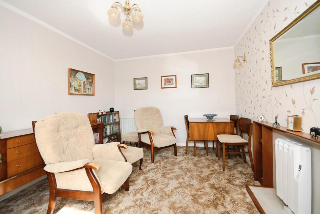 LOUNGE 2.jpg