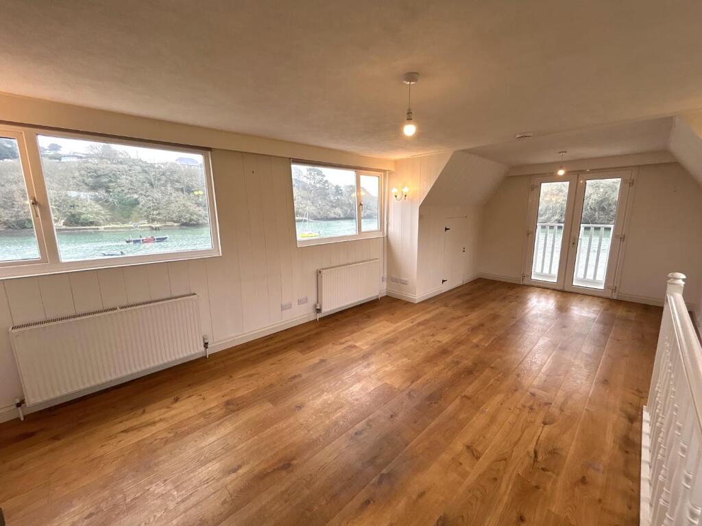 Living Room/Kitchen