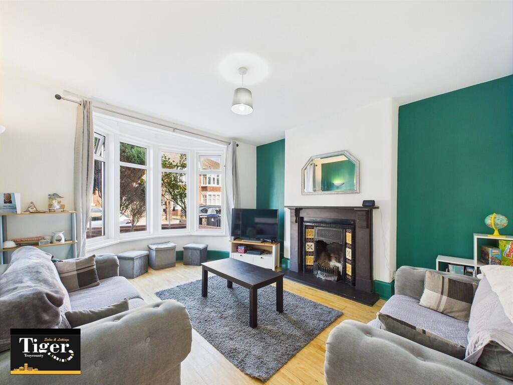 CAM02176G0-PR0580...