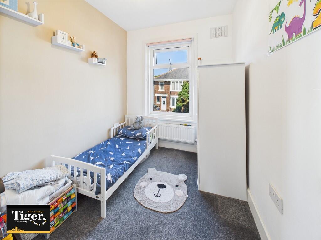 CAM02176G0-PR0580...