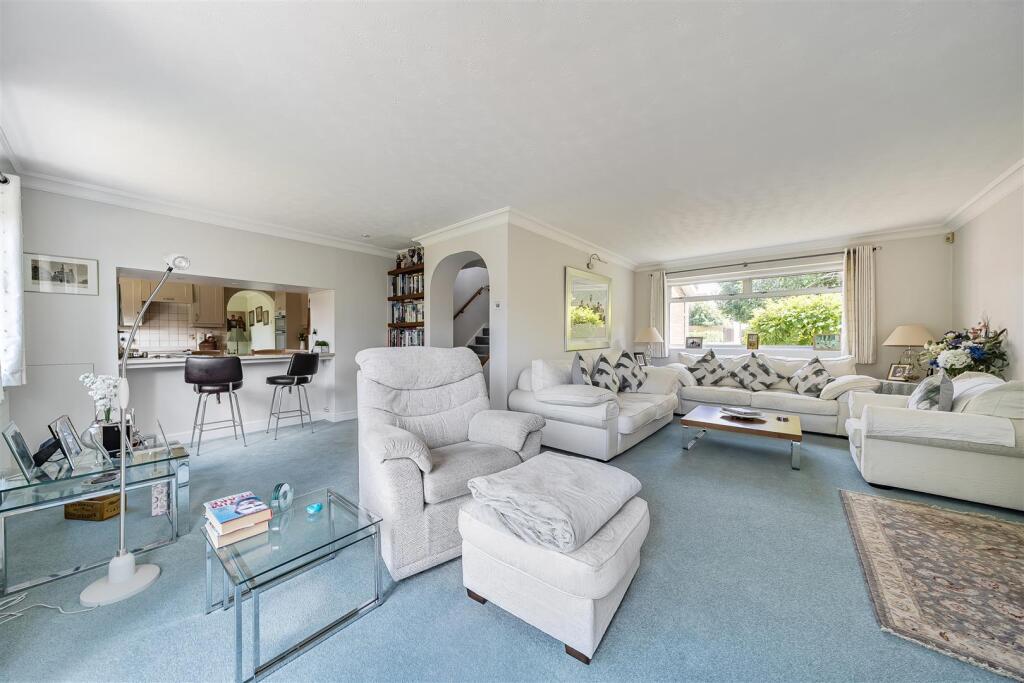 Living Room: