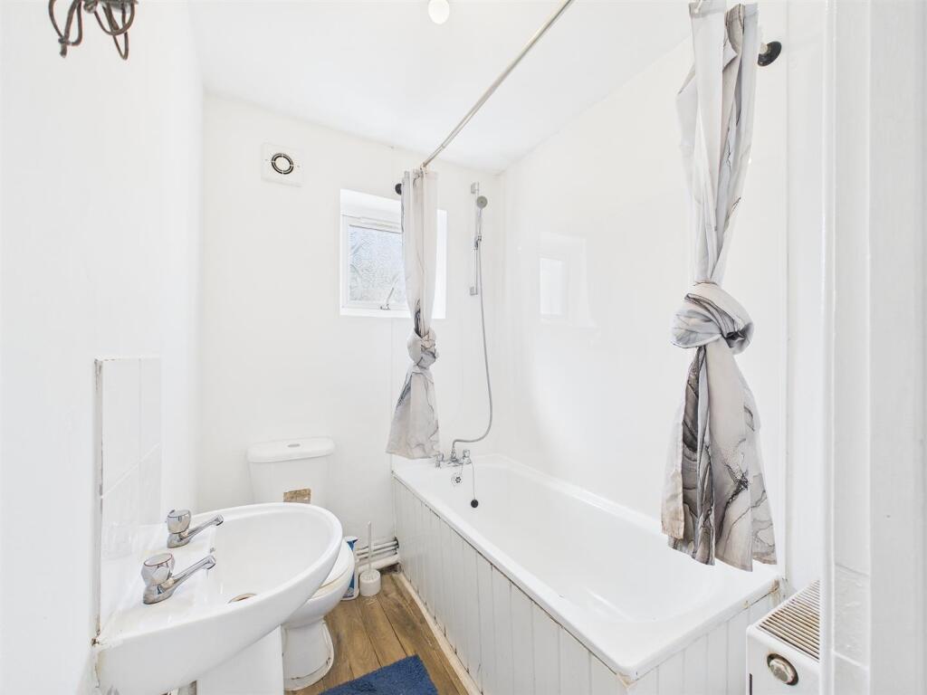 8 - one bed flat easton.jpg