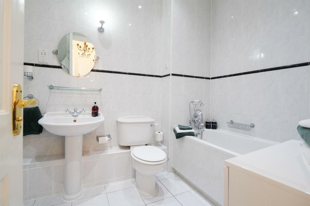 Bathroom.jpg