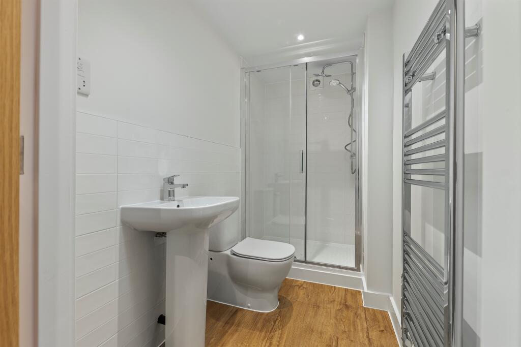 Principle Bedroom En- Suite 