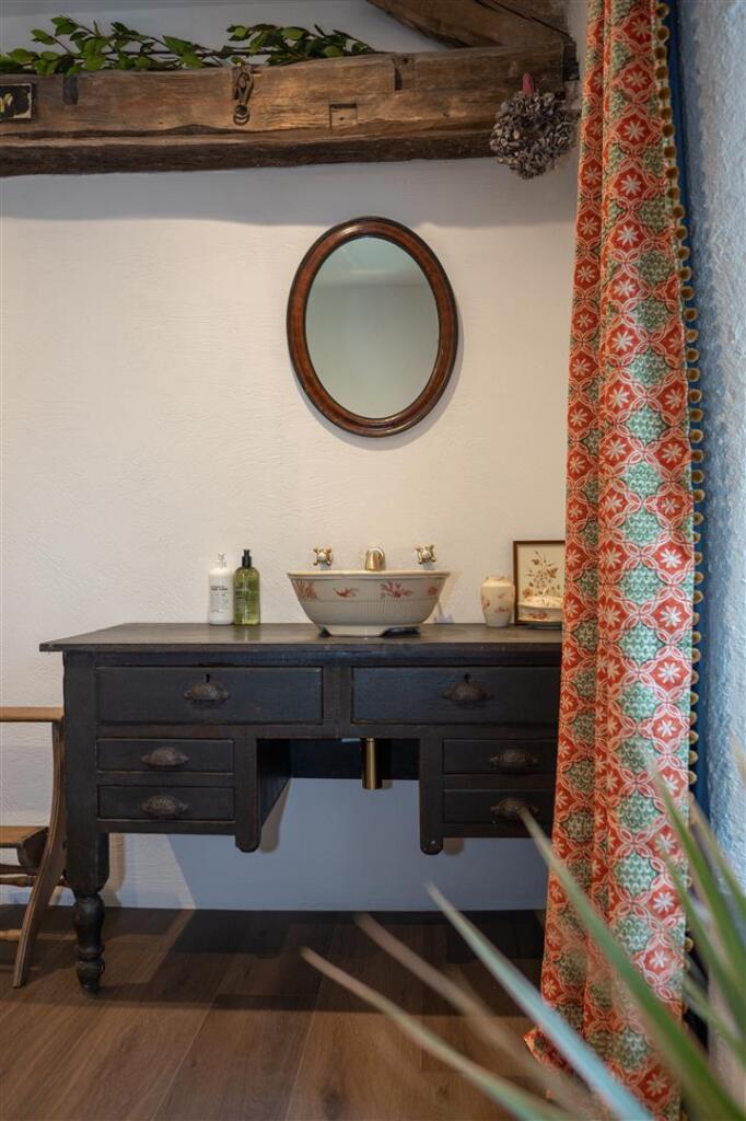 Castlehowe Bathroom 1 b.jpg