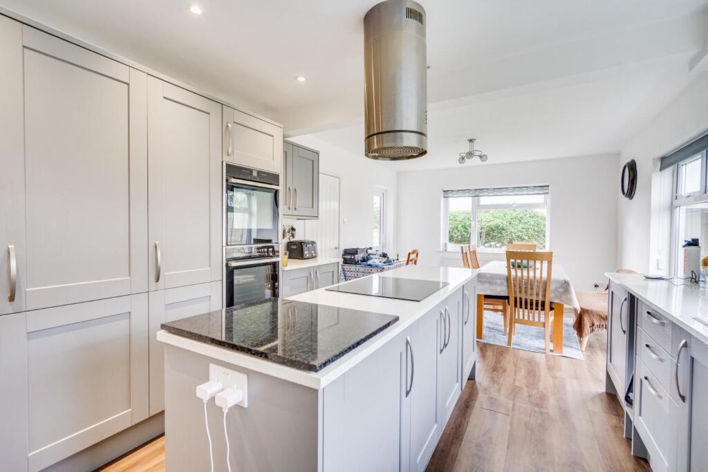 1.18 - kitchen diner.jpg