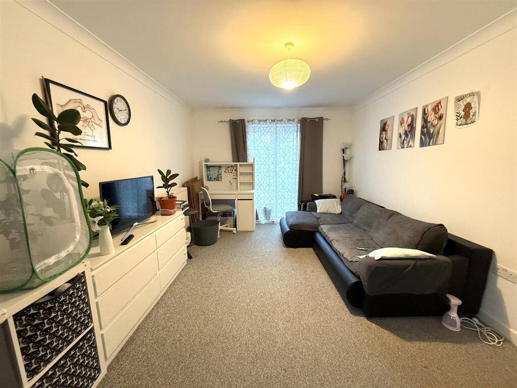 81 eaton lounge.jpeg