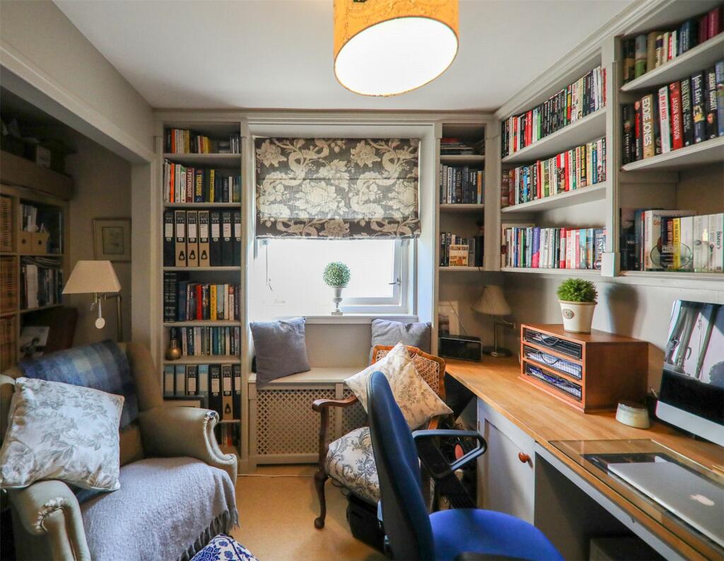 Study./Bedroom