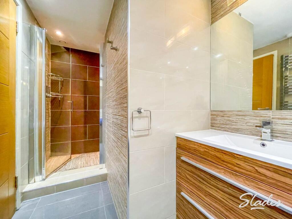 3 seacliff court bat