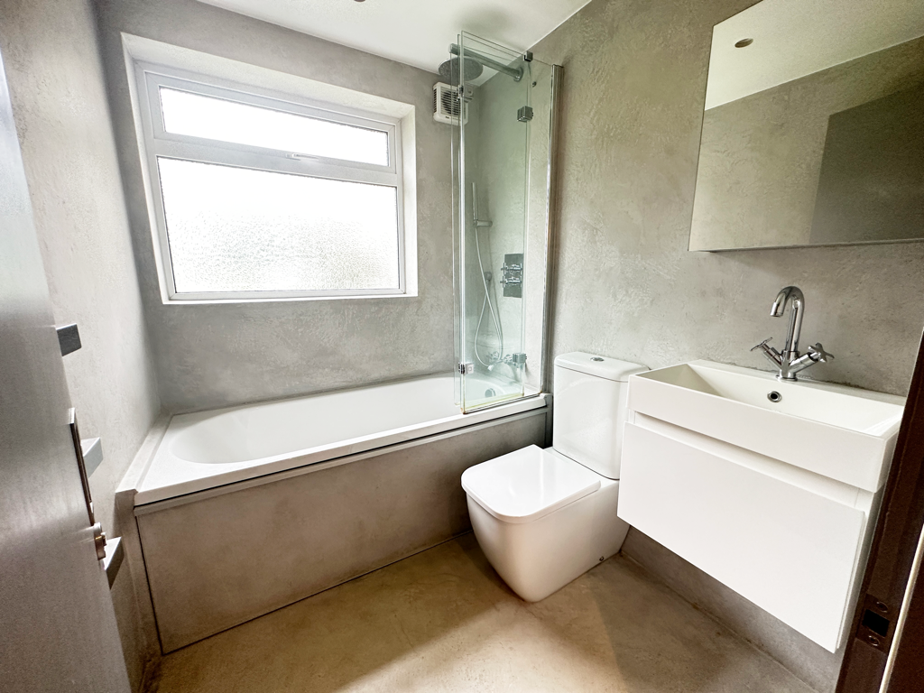 Main Bathroom