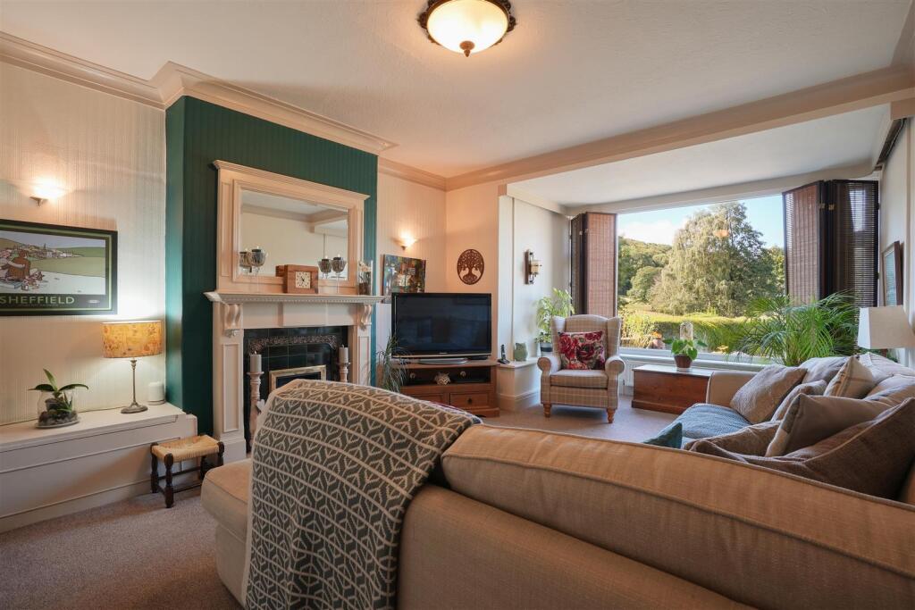 Living Room 1.jpg