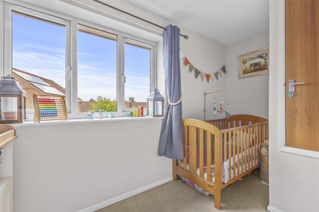 20 Boughton Way, HP6 6PU-5.jpg