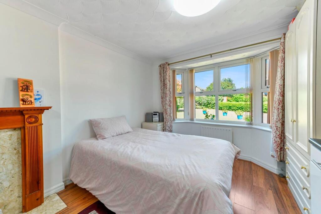 GF bedroom.jpg