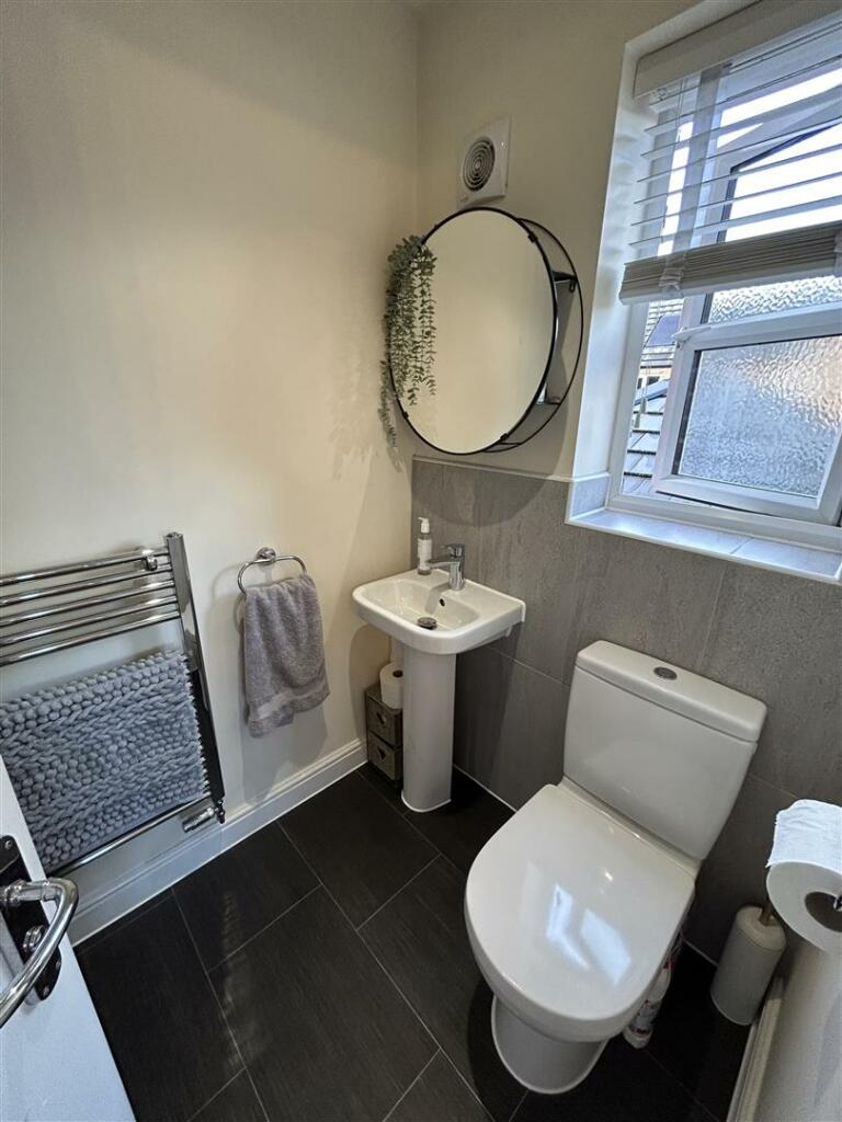 ENSUITE SHOWER ROOM