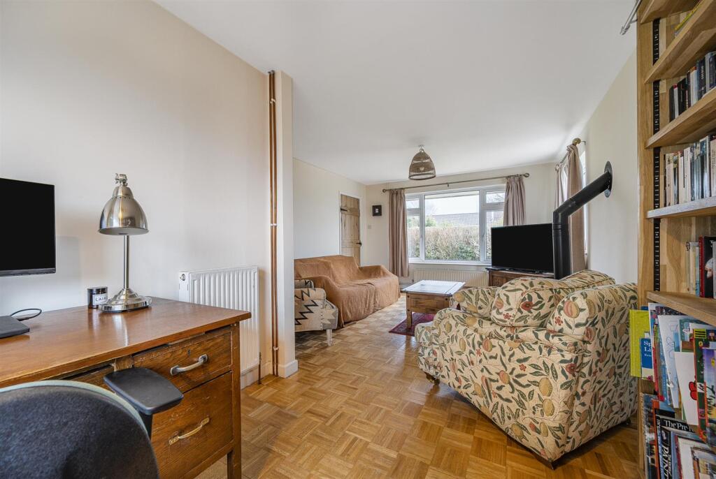 Sitting Room - Study Area