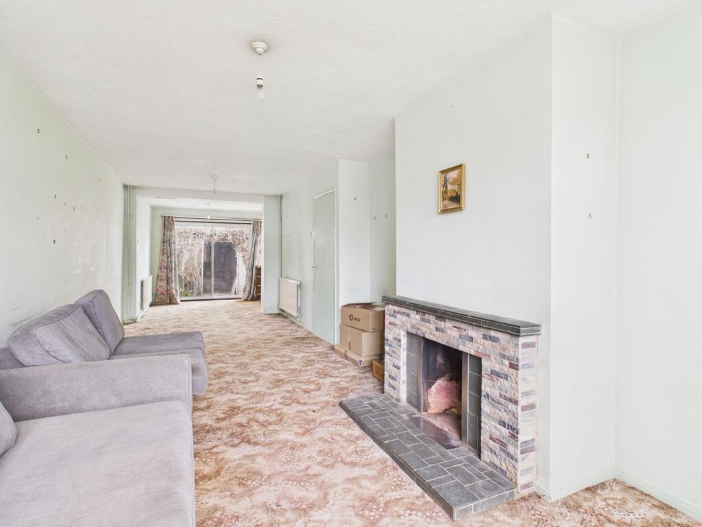 CAM04922G0-PR0078-STILL014