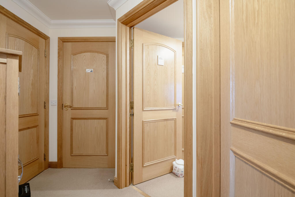 Hallway Oak