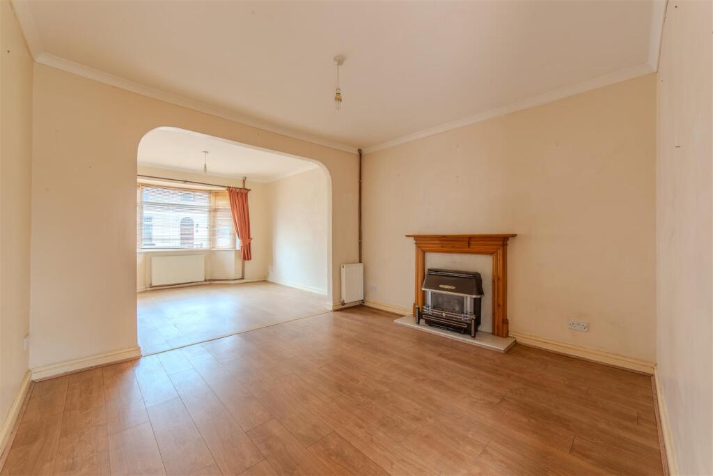 6 Woodfield Road-11.jpg