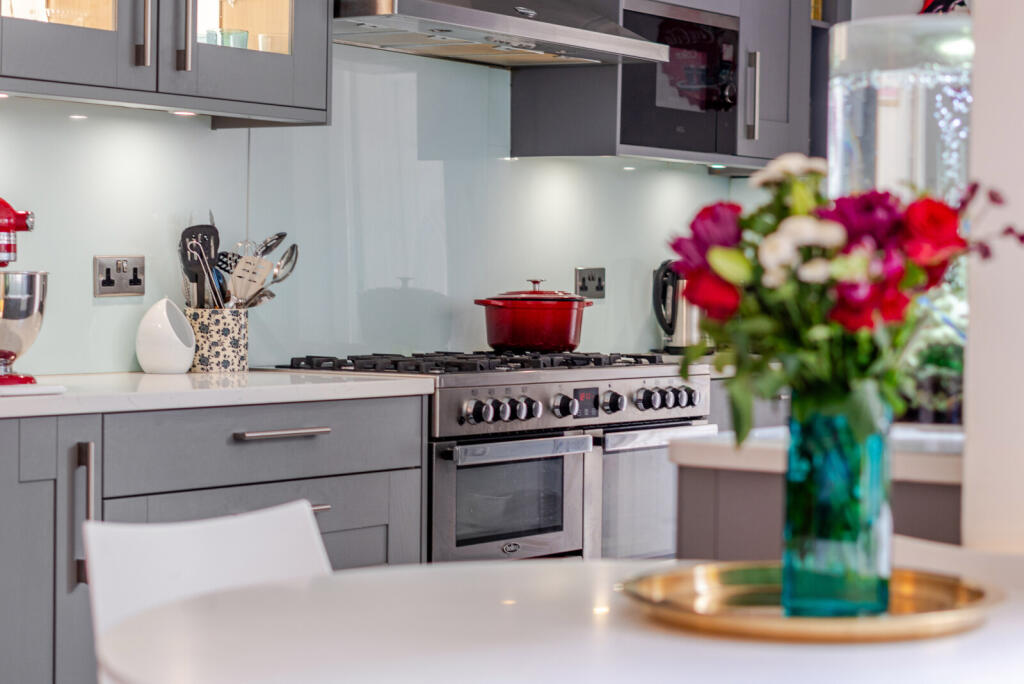 1319918-5-686e57b...