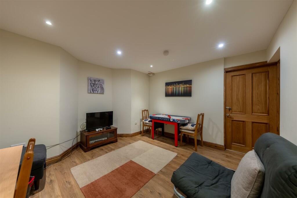 26A Forest Road-017.jpg