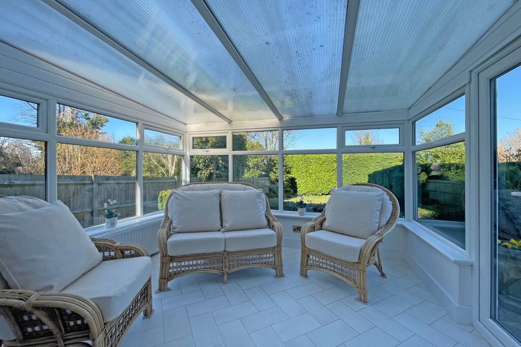 Banstead Road, Banstead, SM7 1QZ