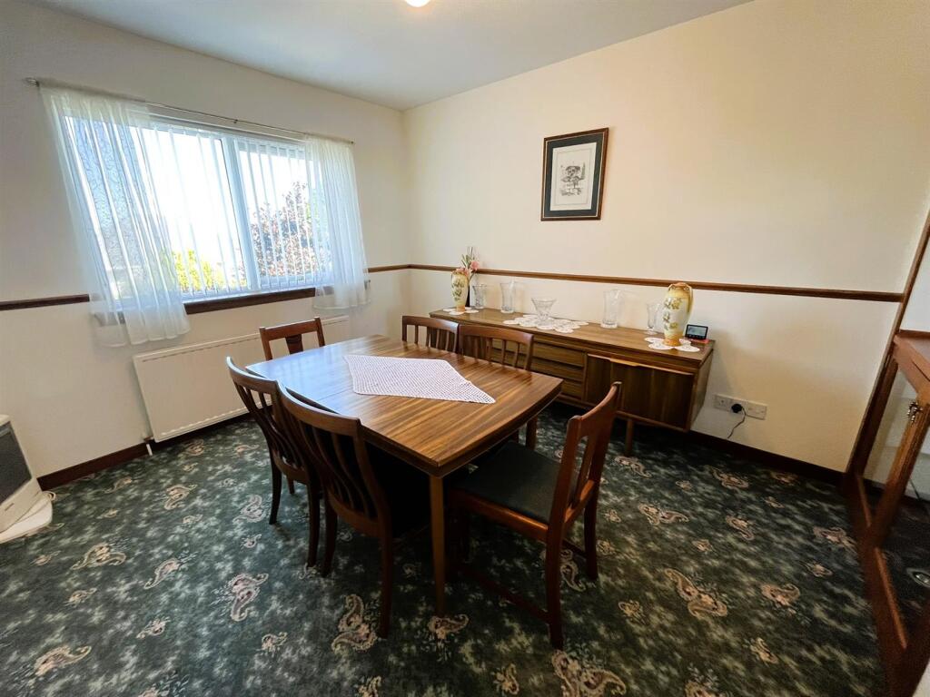 DINING ROOM/BEDROOM 4