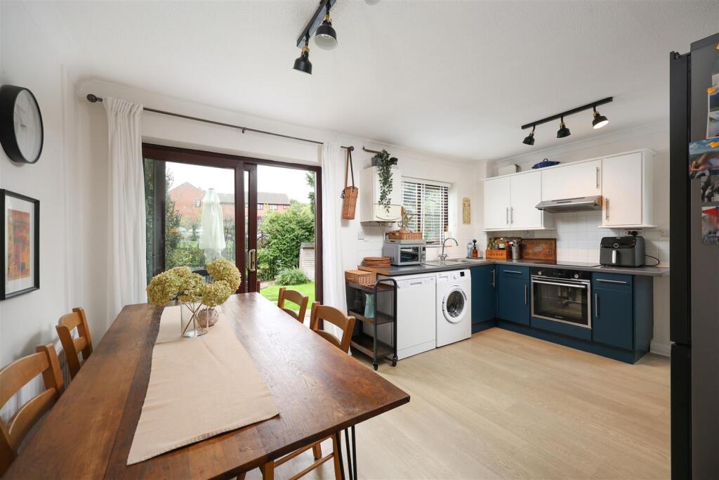 7 Niebull Close 3.JPG