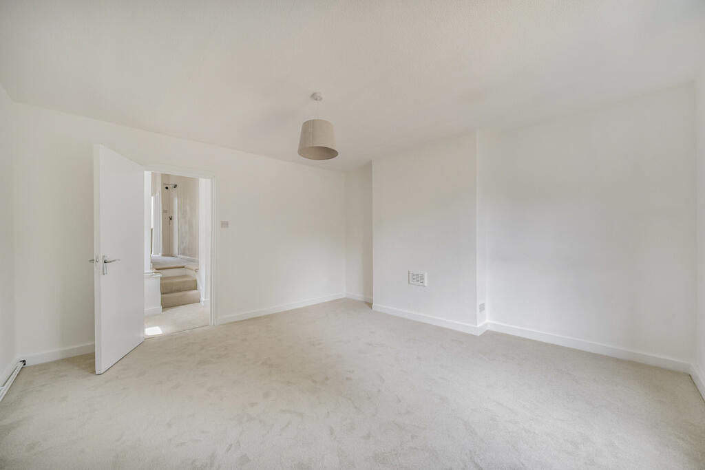 1323909-4-686e55d...