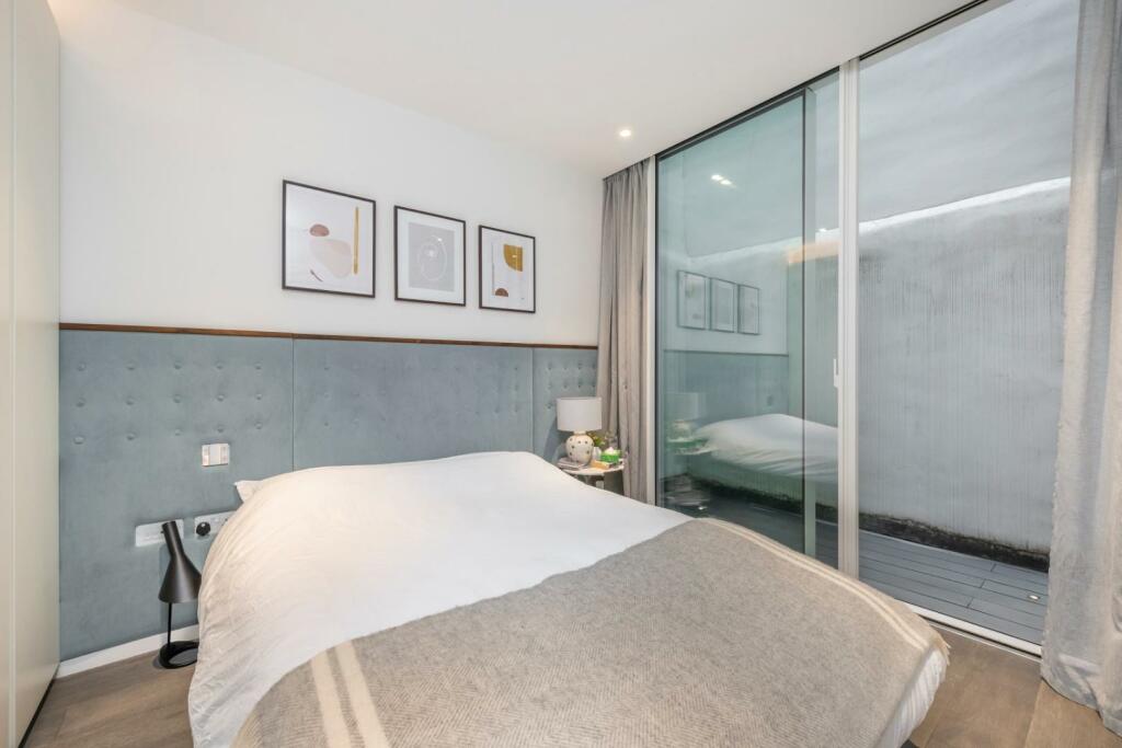 bedroom (2).jpg