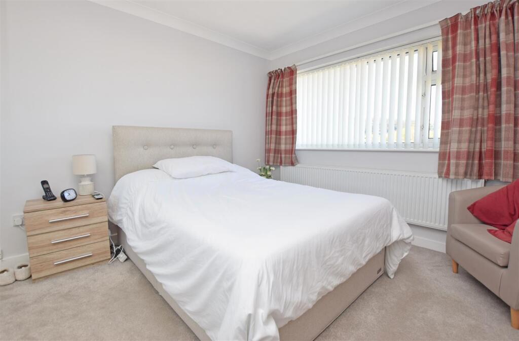 Bedroom 1.JPG