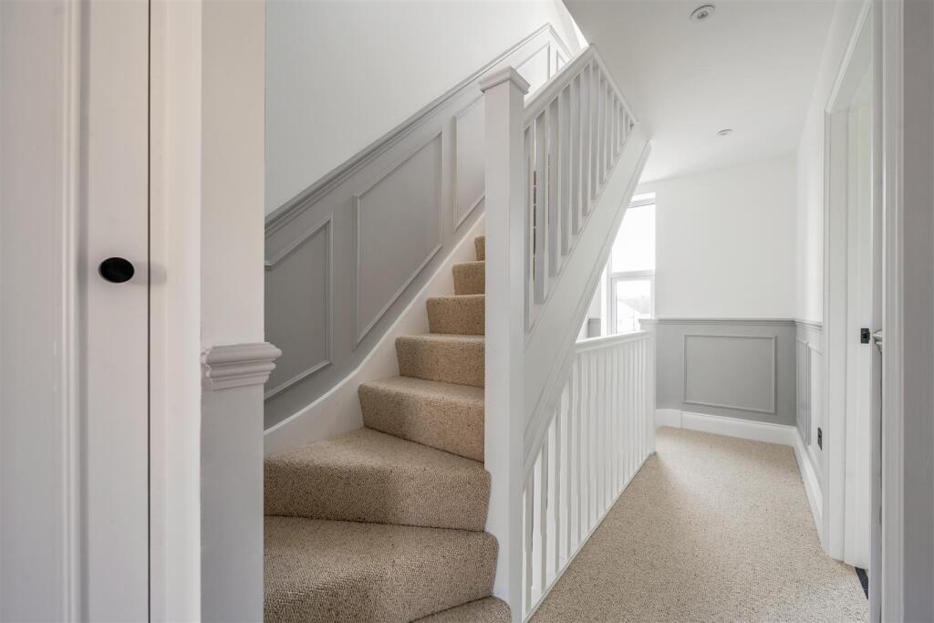 Queen Elizabeth Road E17