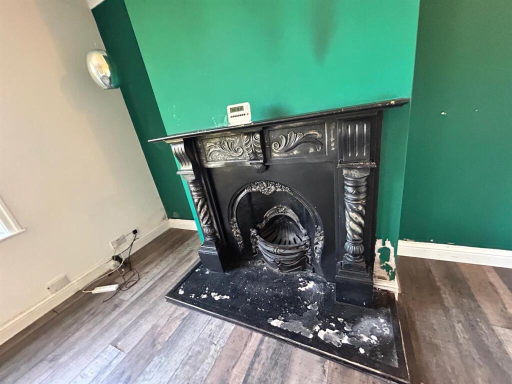 WhatsApp Image 2025-04-09 at 17.14.37 (7).jpeg