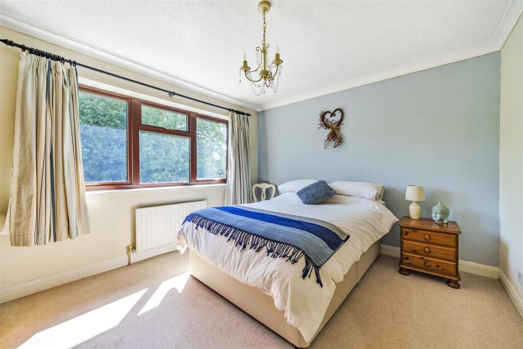 8 Dove Close, Towcester