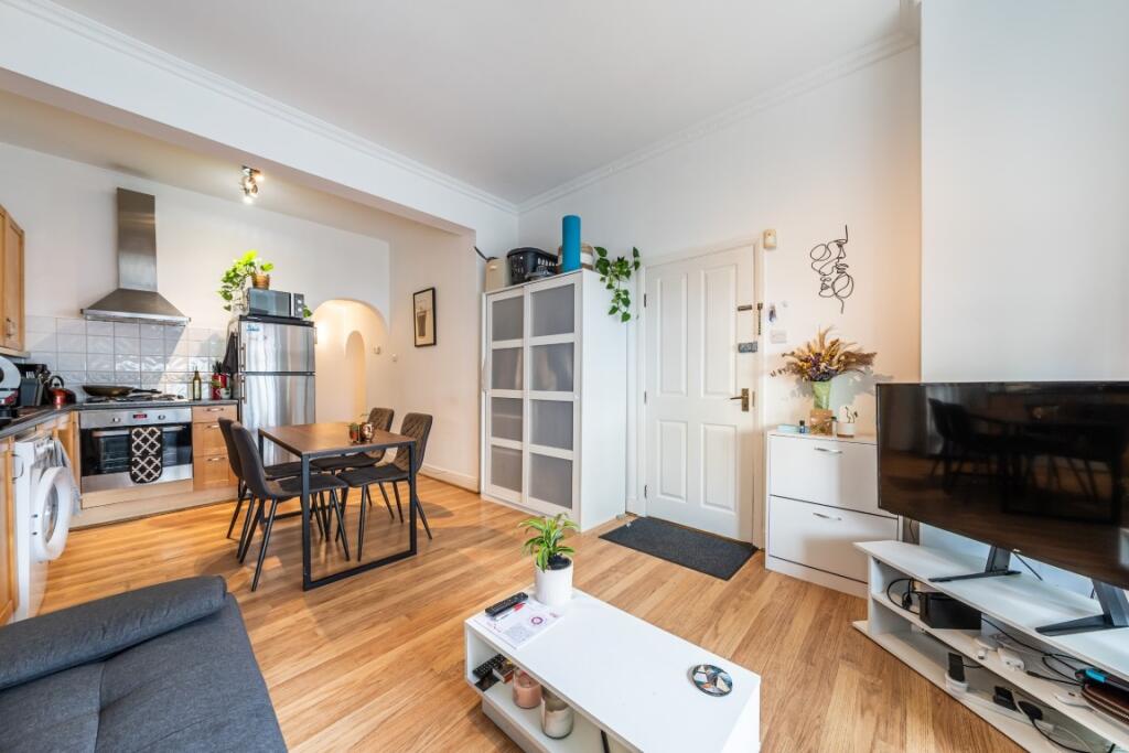 44-A-Rowfant-Road...