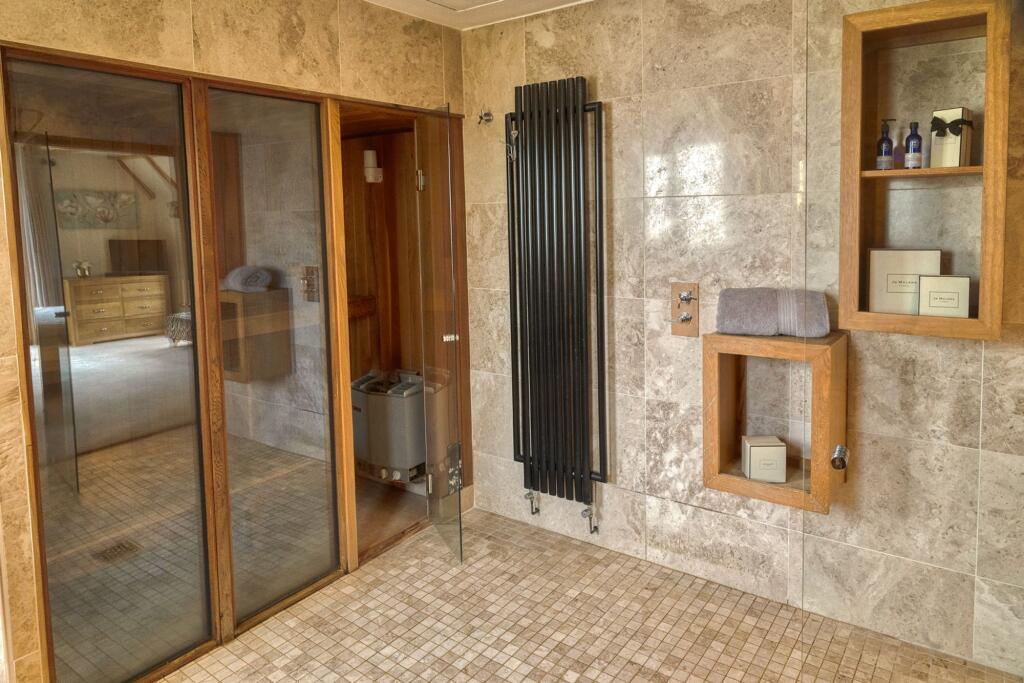 Principle Bedroom Sauna