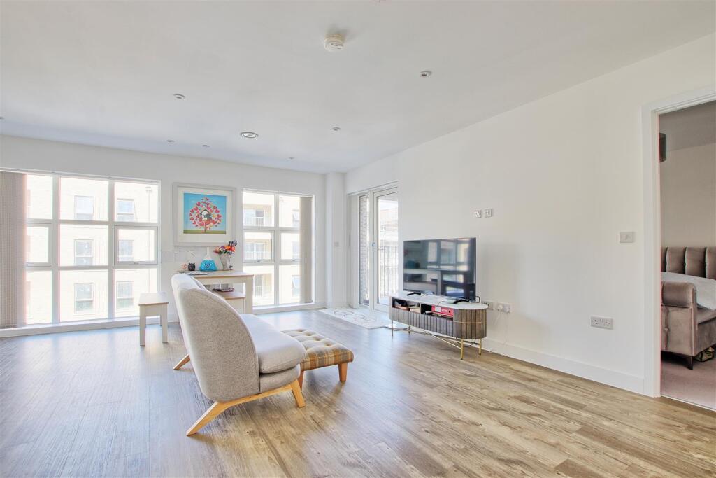 Living showing entrance to bedroom.jpg