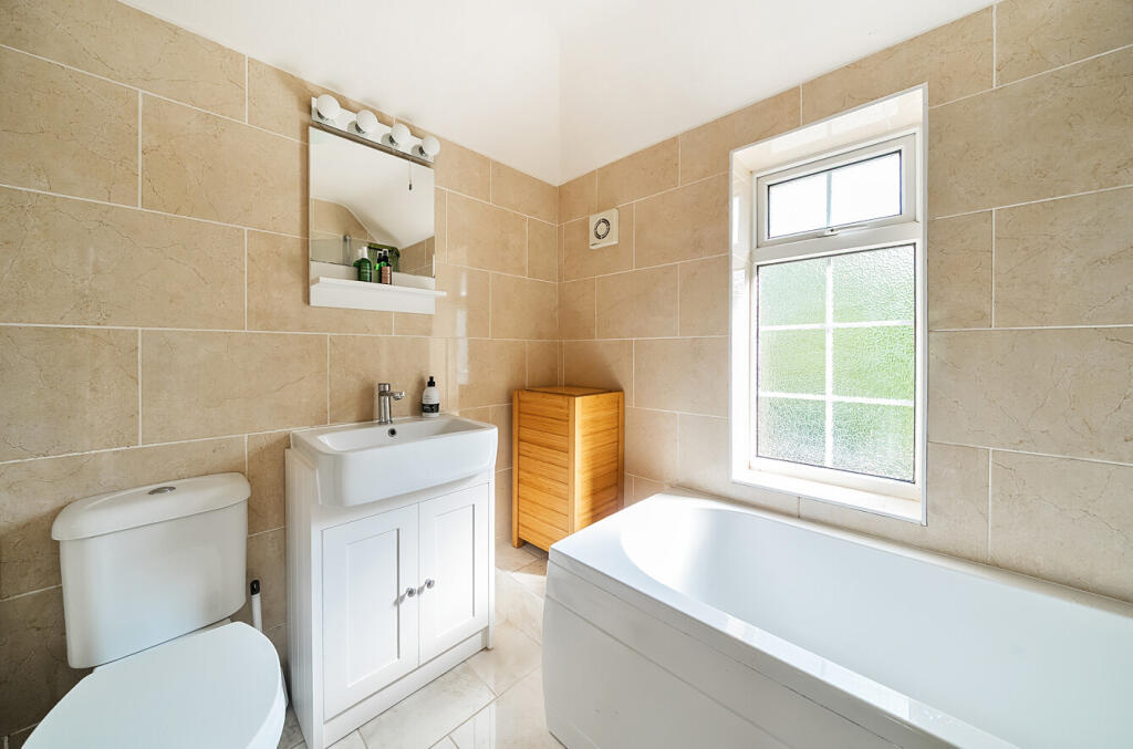 1304471-22-684011...